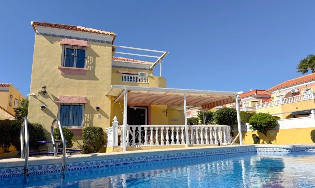 Reventa - Villa -
Cabo Roig - Cabo Roig>La Regia