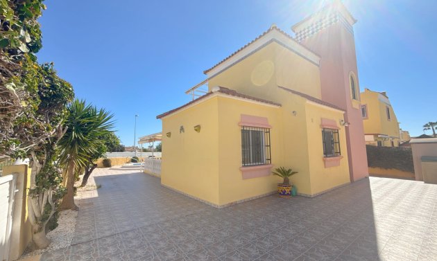 Reventa - Villa -
Cabo Roig - Cabo Roig>La Regia