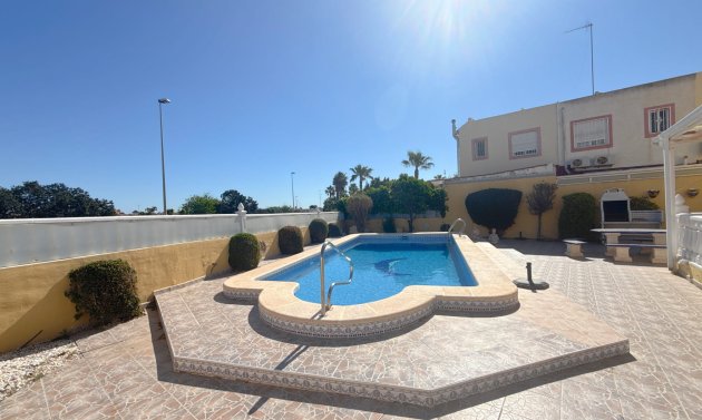 Reventa - Villa -
Cabo Roig - Cabo Roig>La Regia