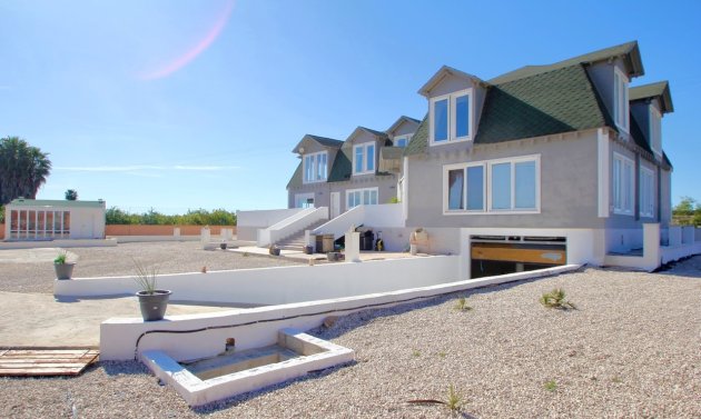 Resale - Villa -
San Miguel de Salinas