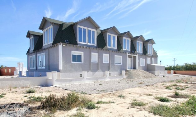 Resale - Villa -
San Miguel de Salinas