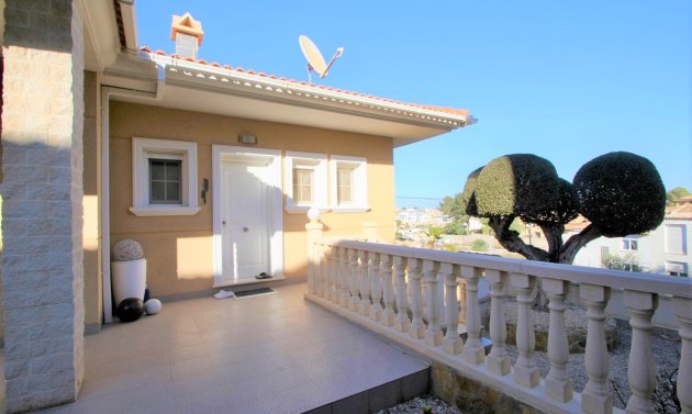 Resale - Villa -
Orihuela Costa - Villamartín