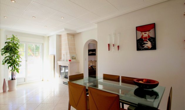 Resale - Villa -
Orihuela Costa - Villamartín