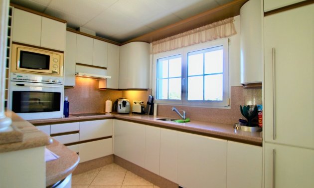 Resale - Villa -
Orihuela Costa - Villamartín