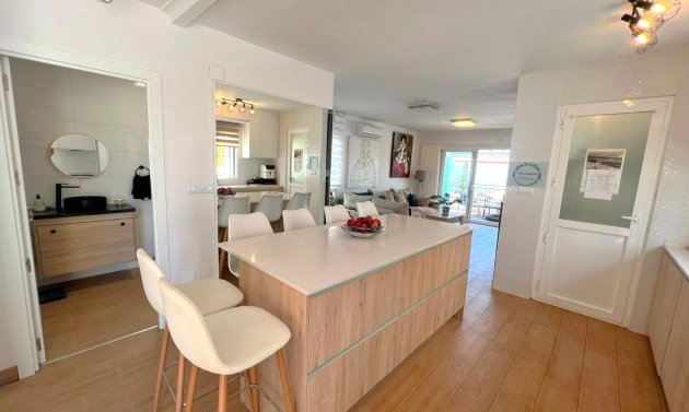 Resale - Villa -
Orihuela Costa - Villamartín