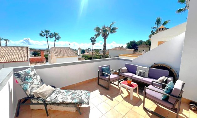 Resale - Villa -
Orihuela Costa - Villamartín