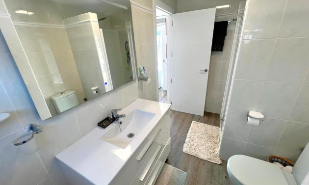 Resale - Villa -
Orihuela Costa - Villamartín