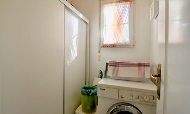 Resale - Villa -
Orihuela Costa - Villamartín