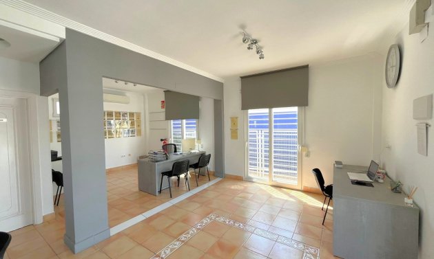 Resale - Commercial -
Orihuela Costa - Playa Flamenca