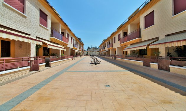 Reventa - Semi Detached House -
Orihuela - Los Desamparados