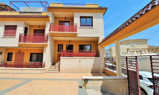 Reventa - Semi Detached House -
Orihuela - Los Desamparados
