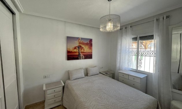 Reventa - Bungalow -
Punta Prima - Serena