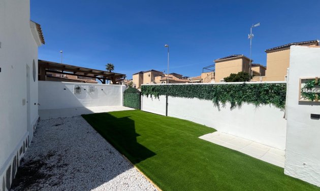 Reventa - Bungalow -
Punta Prima - Serena