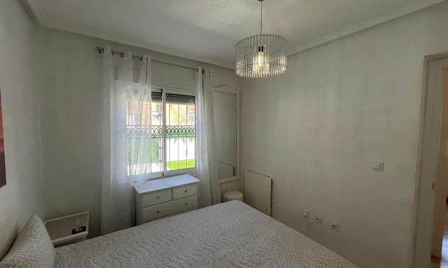 Reventa - Bungalow -
Punta Prima - Serena