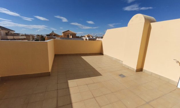 Reventa - Quad House -
Ciudad Quesada - Lo Marabu