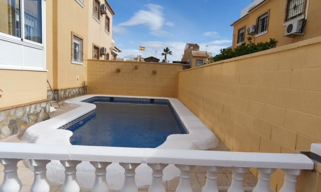 Reventa - Quad House -
Ciudad Quesada - Lo Marabu