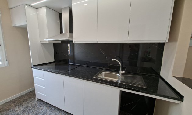 Reventa - Apartamento -
Playa Flamenca - Res. San Antonio