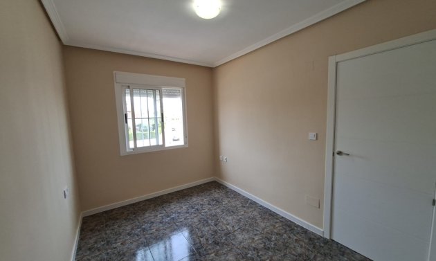 Reventa - Apartamento -
Playa Flamenca - Res. San Antonio