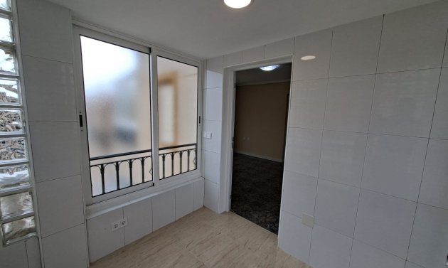 Reventa - Apartamento -
Playa Flamenca - Res. San Antonio
