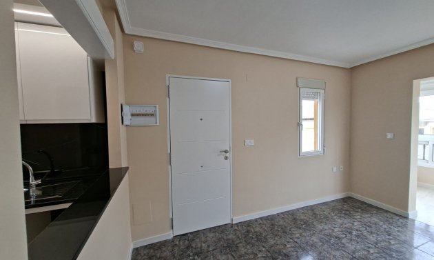 Reventa - Apartamento -
Playa Flamenca - Res. San Antonio
