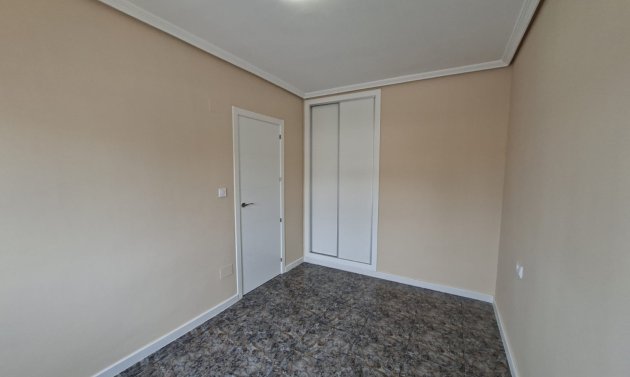Reventa - Apartamento -
Playa Flamenca - Res. San Antonio
