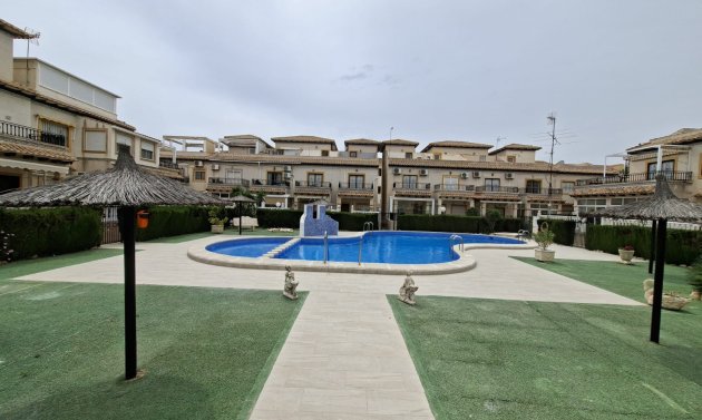 Reventa - Apartamento -
Playa Flamenca - Res. San Antonio