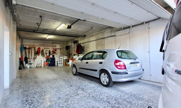 Resale - Villa -
Orihuela Costa - Villamartín