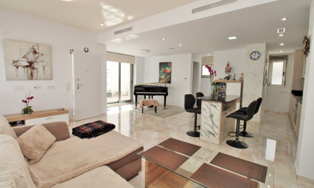 Återförsäljning - Villa -
Villamartín - Villamartin
