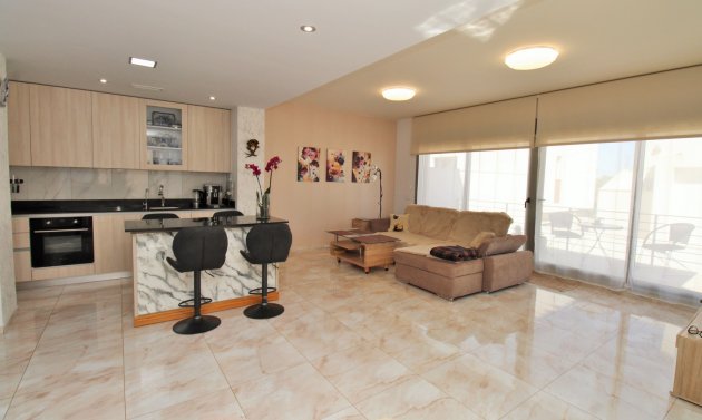 Återförsäljning - Villa -
Villamartín - Villamartin