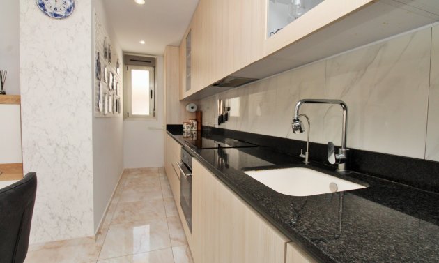 Återförsäljning - Villa -
Villamartín - Villamartin