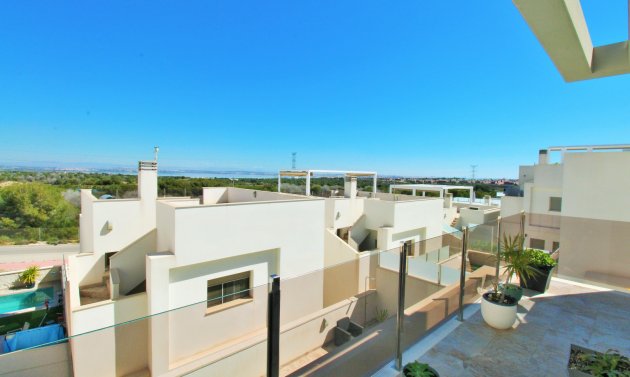 Återförsäljning - Villa -
Villamartín - Villamartin