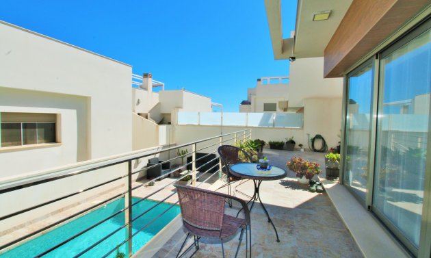 Återförsäljning - Villa -
Villamartín - Villamartin