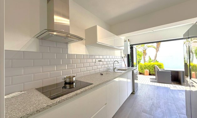 Resale - Townhouse -
Orihuela Costa - Villamartín