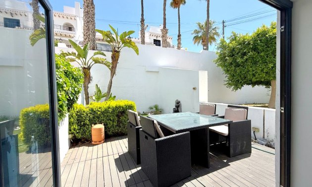 Resale - Townhouse -
Orihuela Costa - Villamartín