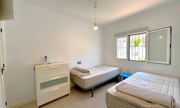 Resale - Townhouse -
Orihuela Costa - Villamartín