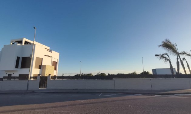 Neue Gebäude - Villa -
Los Montesinos - La Herrada