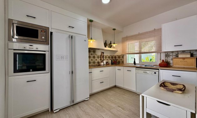 Resale - Semi Detached Villa -
Orihuela Costa - Campoamor