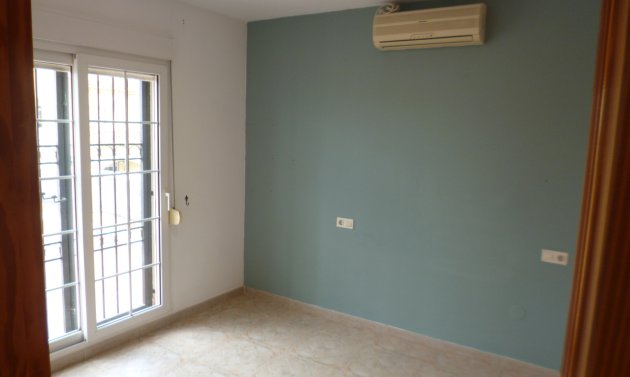 Wiederverkauf - Semi Detached Villa -
Playa Flamenca
