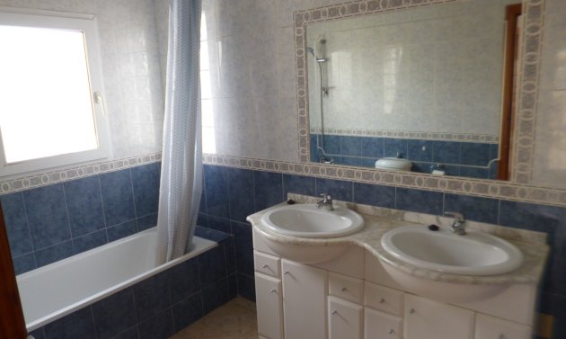 Wiederverkauf - Semi Detached Villa -
Playa Flamenca