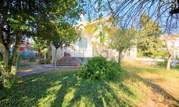 Resale - Villa -
Alicante - Campoamor
