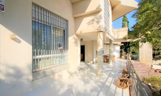 Resale - Villa -
Alicante - Campoamor