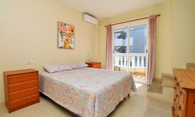 Resale - Townhouse -
Villamartín - Villamartin