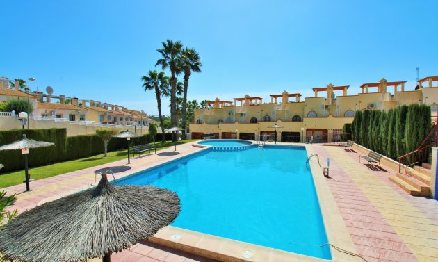 Resale - Townhouse -
Villamartín - Villamartin