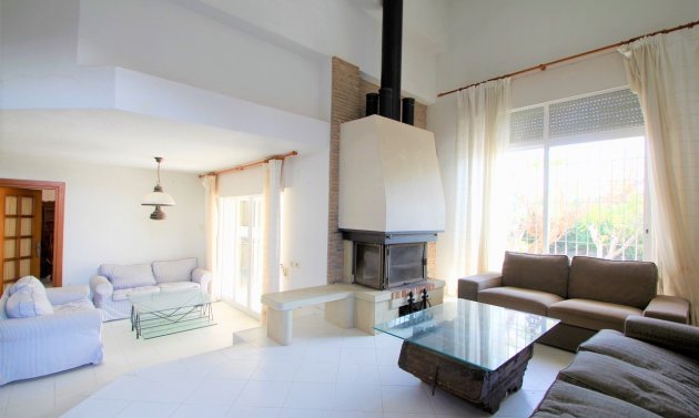 Resale - Villa -
Alicante - Campoamor