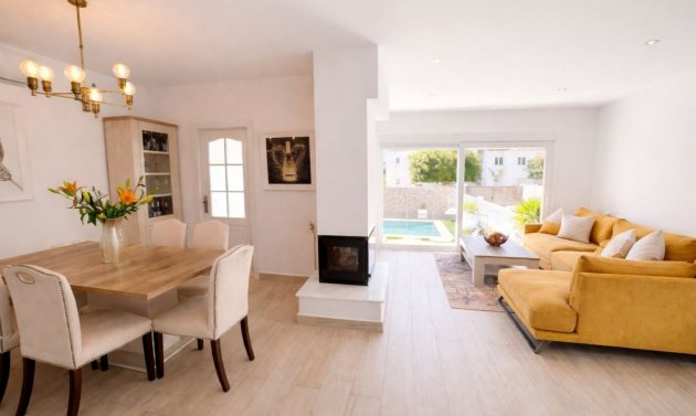 Wiederverkauf - Villa -
Orihuela Costa - Los Dolses