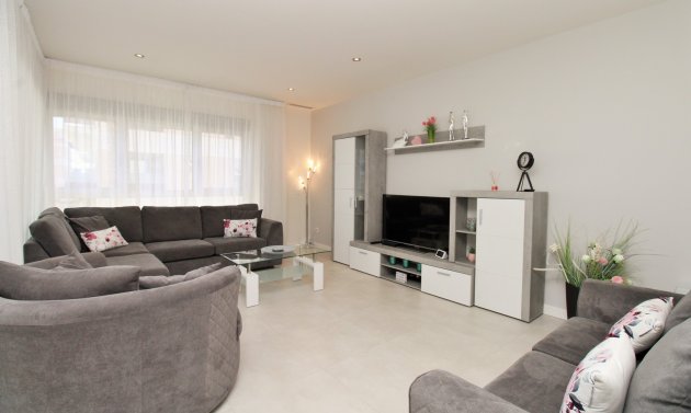 Resale - Apartment -
Villamartín - Los Dolses