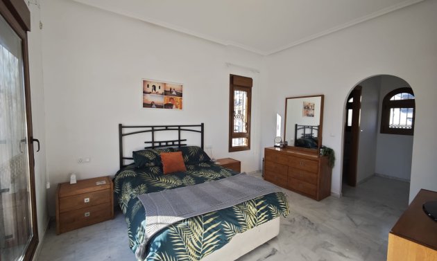 Resale - Villa -
Algorfa - La Finca Golf