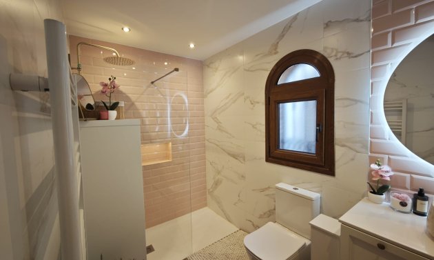 Resale - Villa -
Algorfa - La Finca Golf