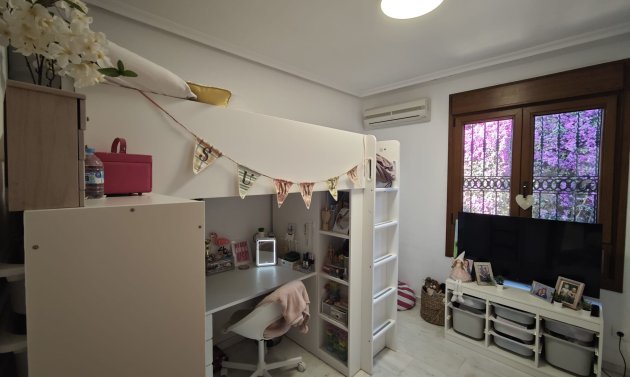 Resale - Villa -
Algorfa - La Finca Golf