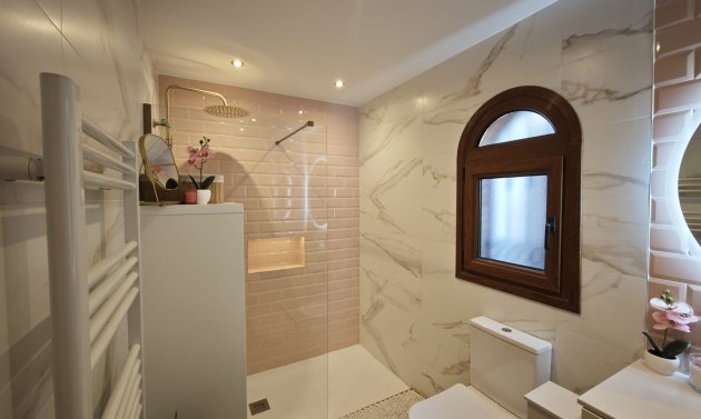 Resale - Villa -
Algorfa - La Finca Golf